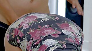 blonde Lick It Before You Stick It - S15:E6 pornstar blowjob